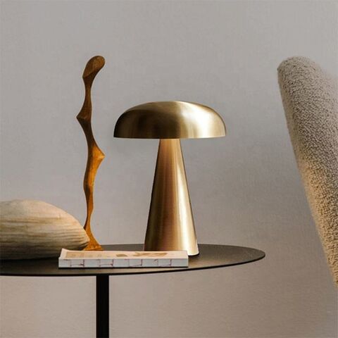 Oplaadbare tafellamp Mushroom – verlicht je ruimte met een uniek, organisch design.