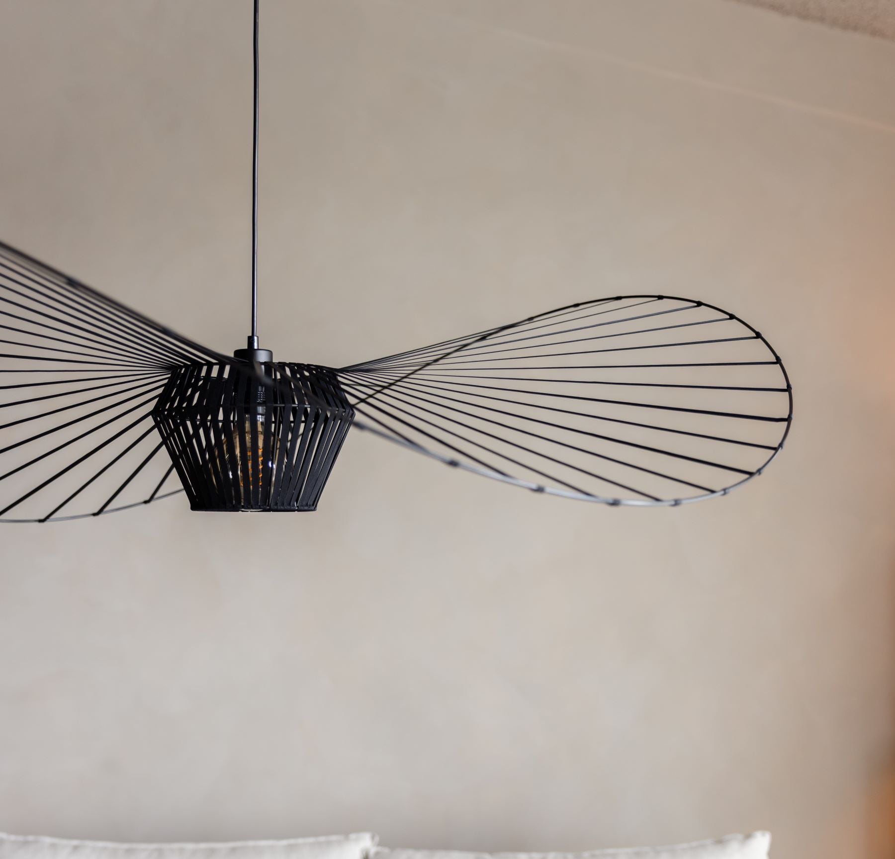 Schwebende Vertigo Pendelleuchte Schwarz - Seitenansicht